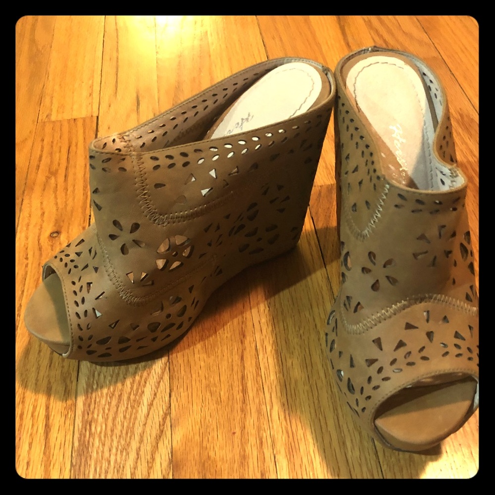 Wedge Mule Heel